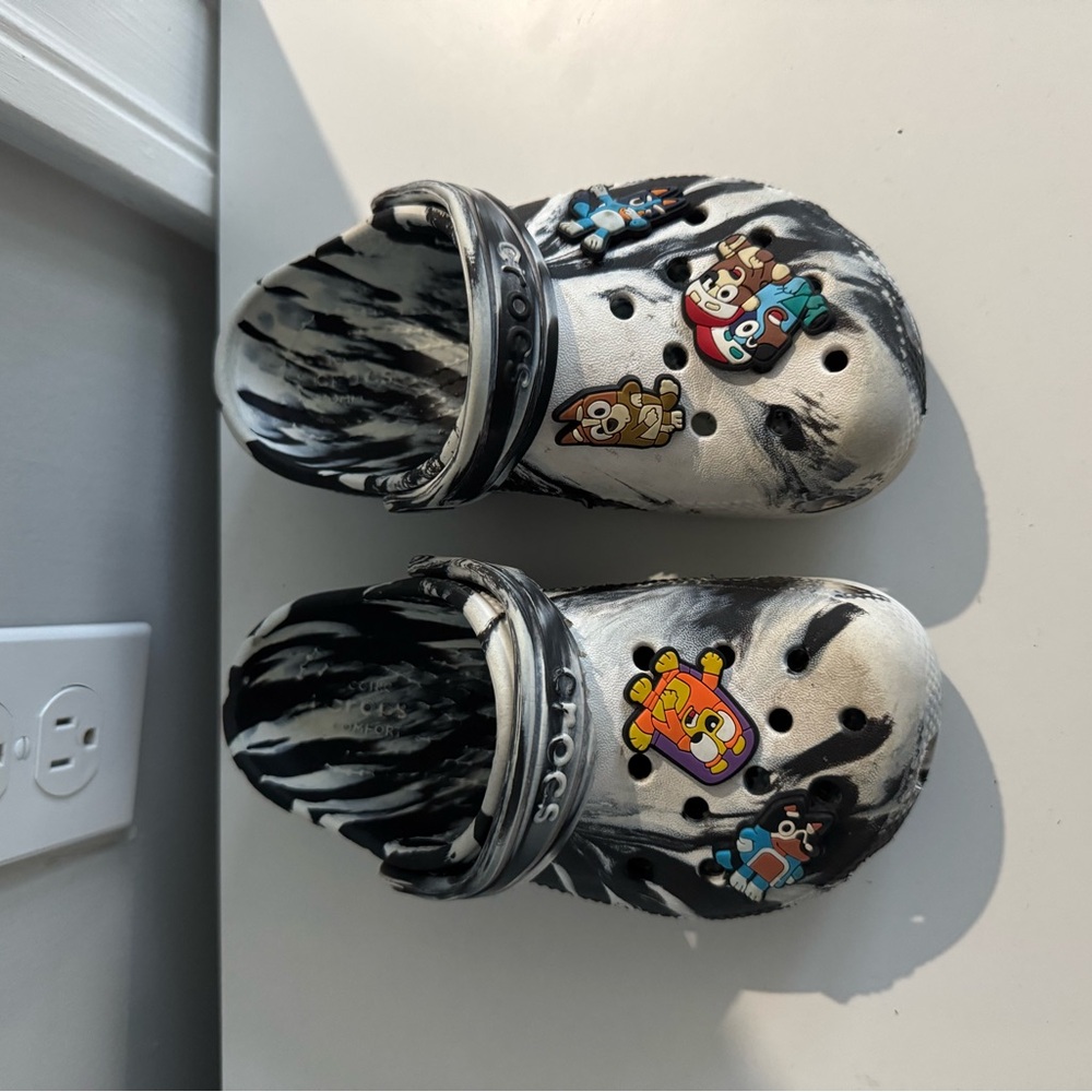 Toddler crocs size 11